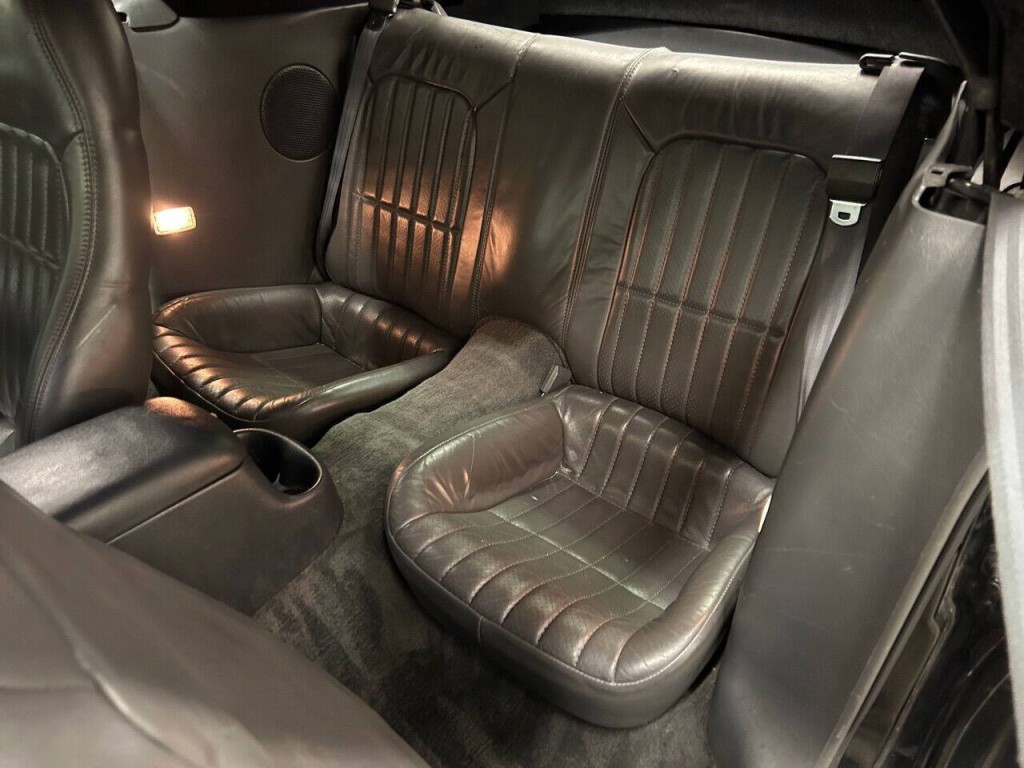 1997 Chevrolet Camaro Image 13