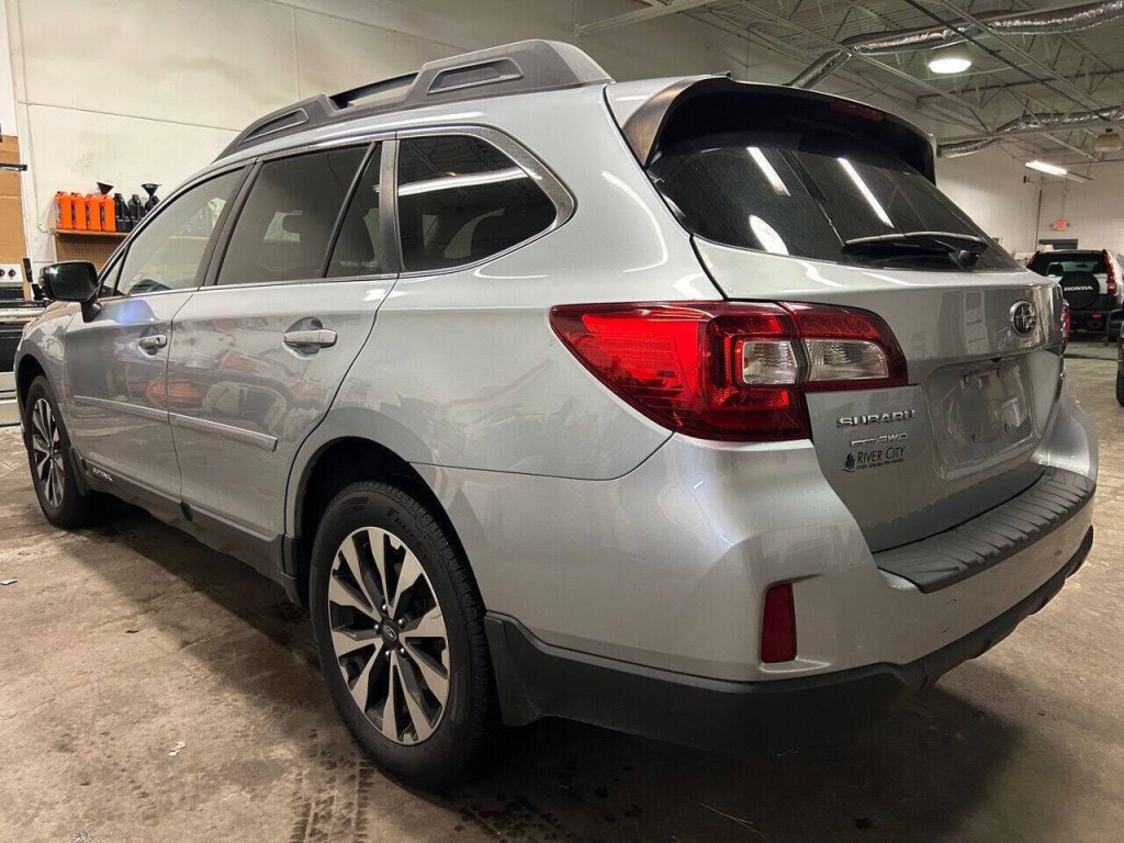 2016 Subaru Outback Image 3