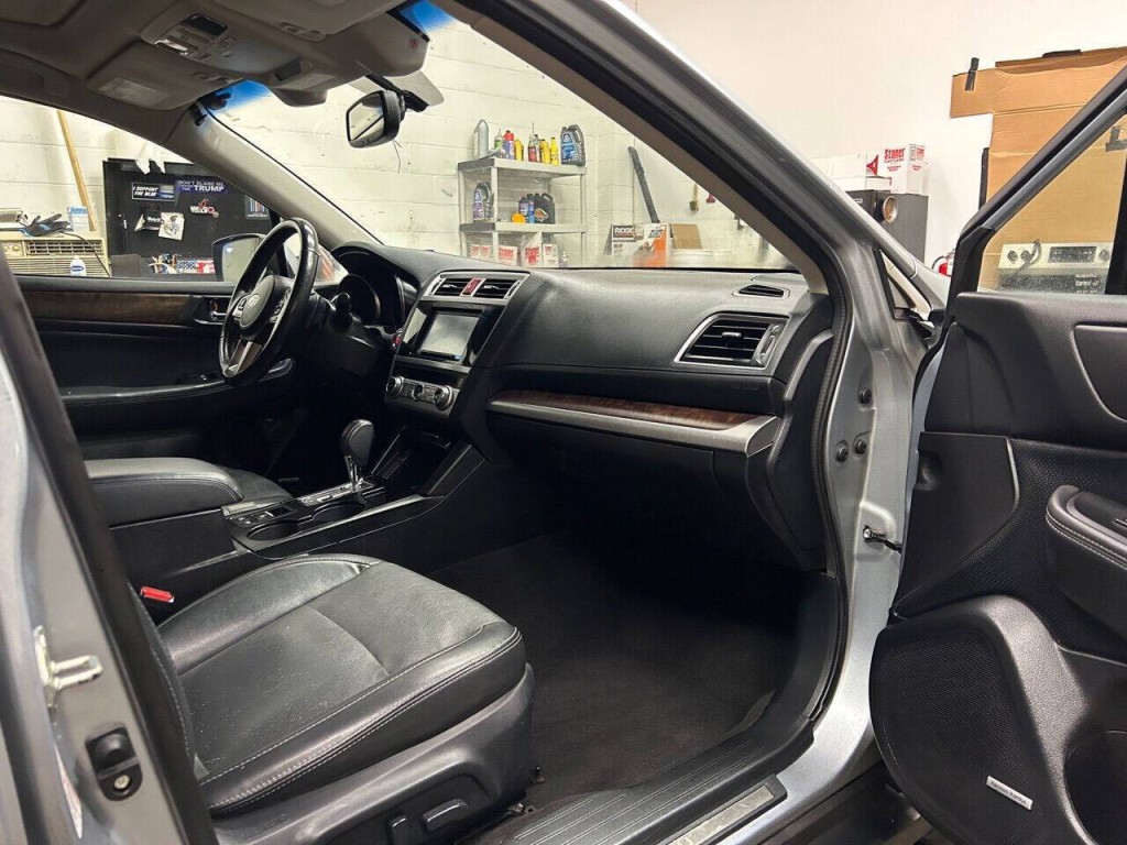 2016 Subaru Outback Image 14