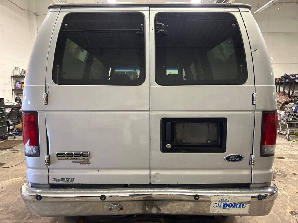 2008 Ford E-Series Image 3