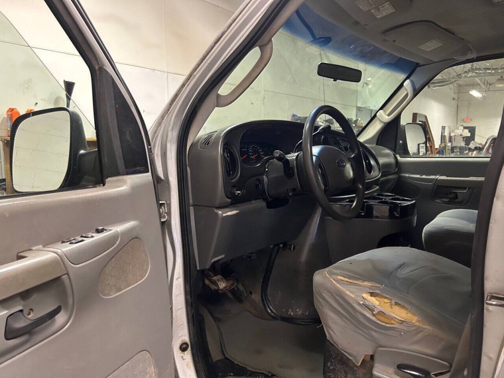 2008 Ford E-Series Image 8