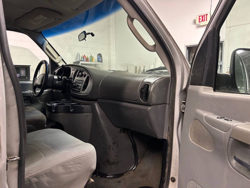 2008 Ford E-Series Image 9