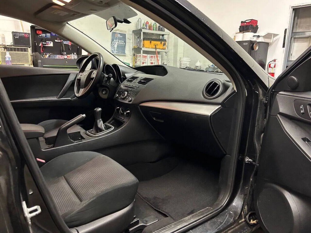 2012 Mazda Mazda3 Image 12