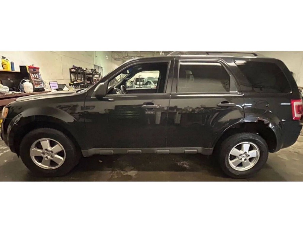 2011 Ford Escape Image 2