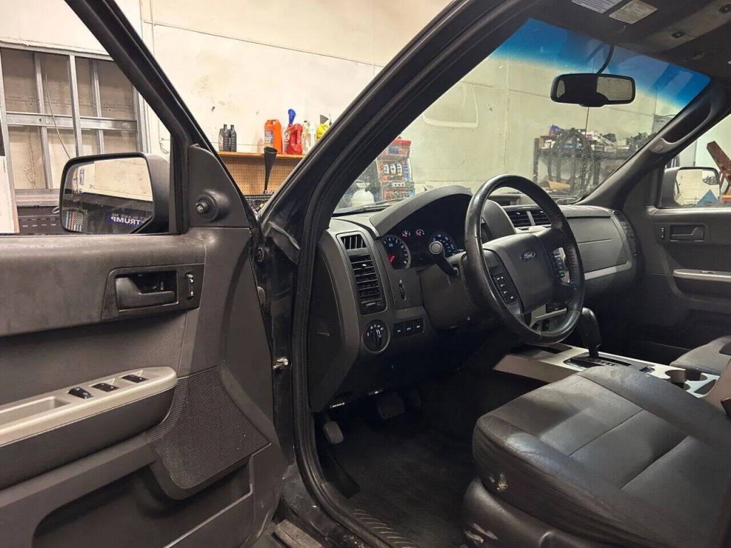 2011 Ford Escape Image 11