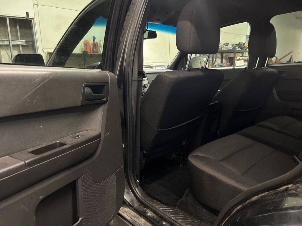 2011 Ford Escape Image 12