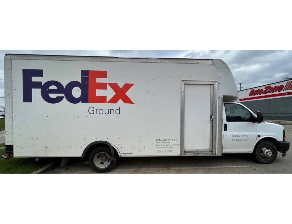 2017 Chevrolet Express Image 6