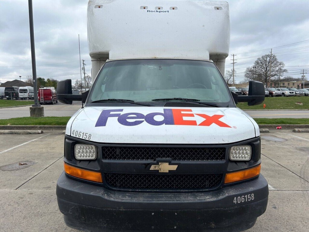 2017 Chevrolet Express Image 8