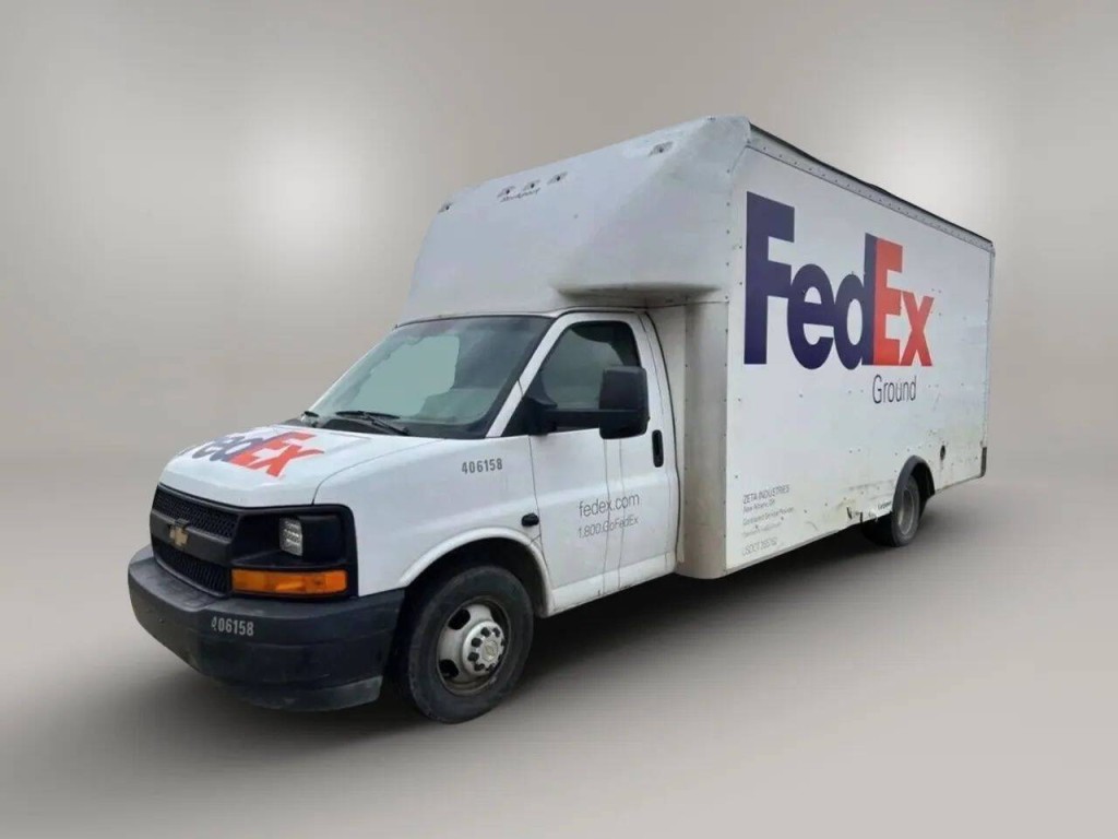 2017 Chevrolet Express Image 1