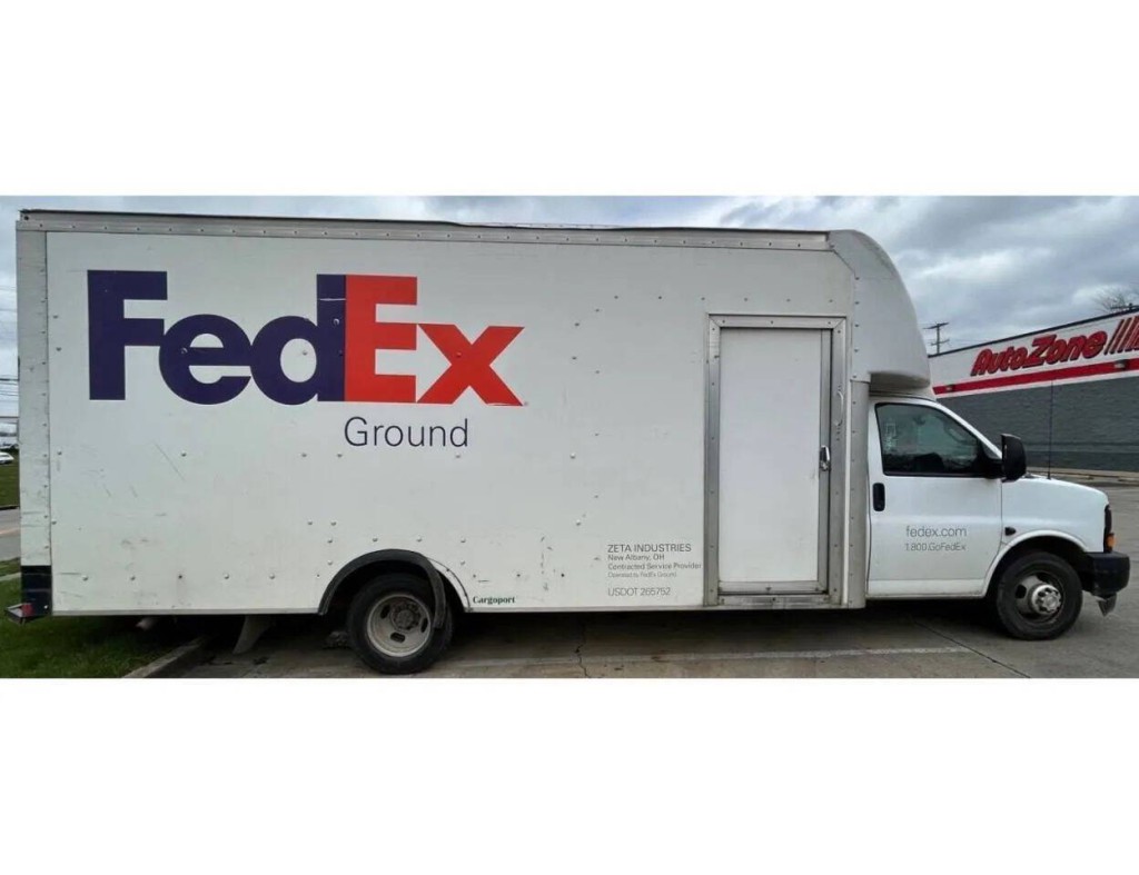 2017 Chevrolet Express Image 6