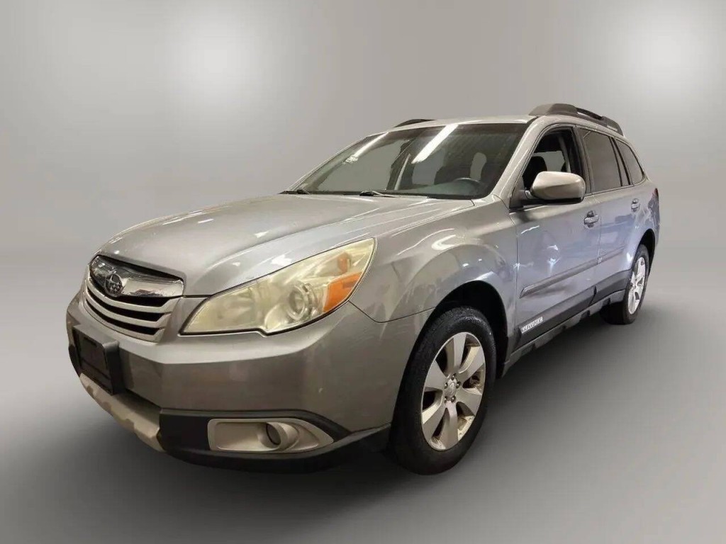2011 Subaru Outback Image 1