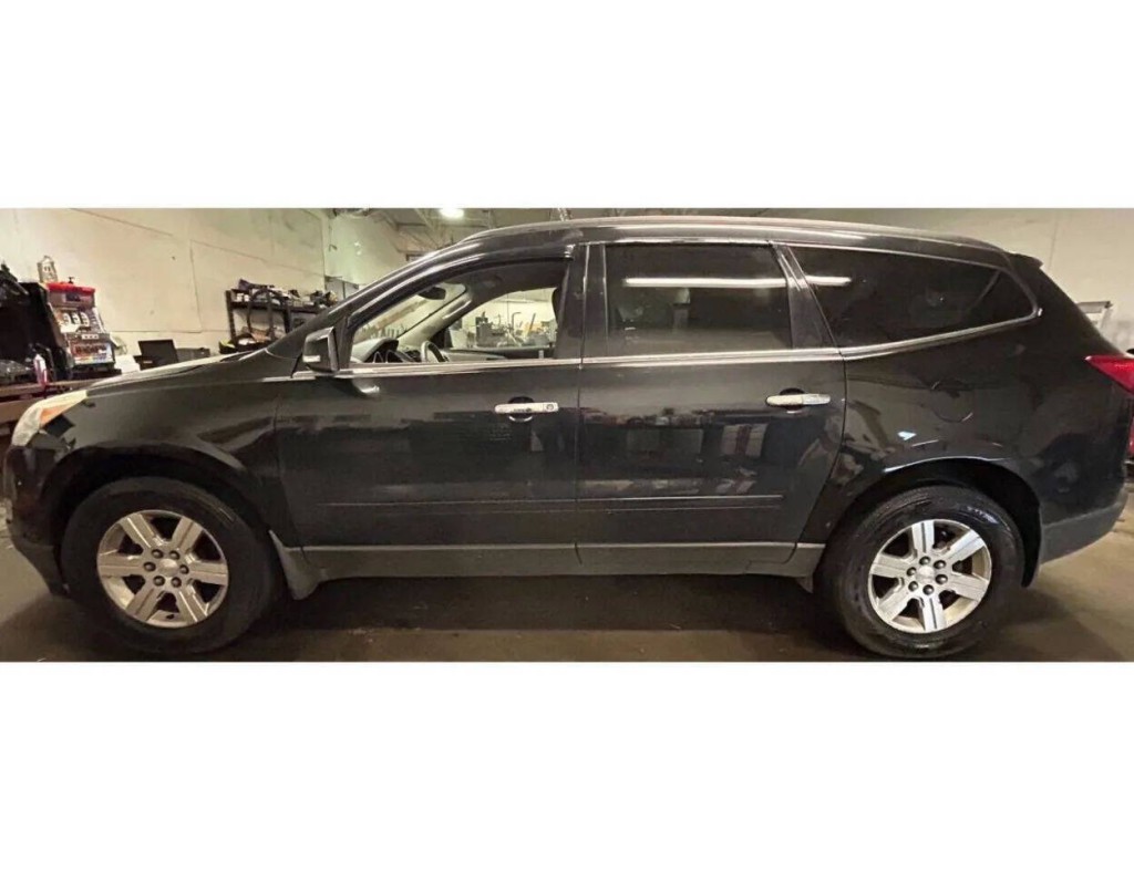 2012 Chevrolet Traverse Image 2