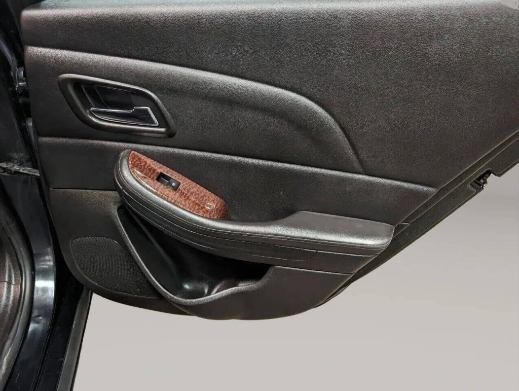2013 Chevrolet Malibu Image 10