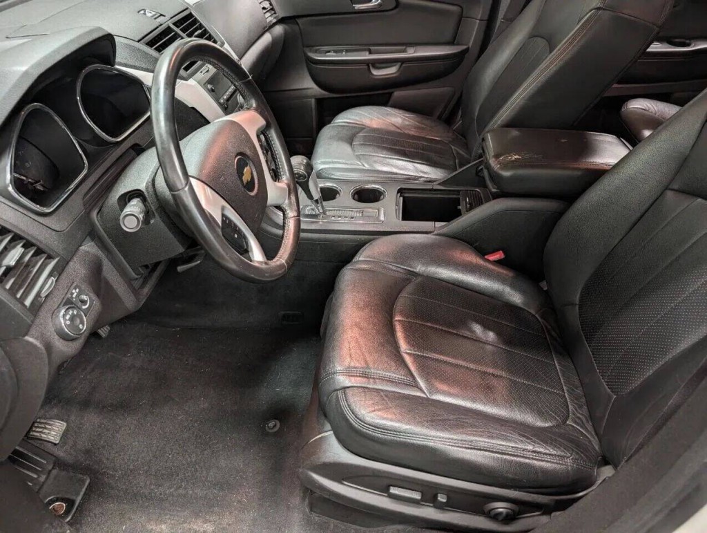 2011 Chevrolet Traverse Image 6