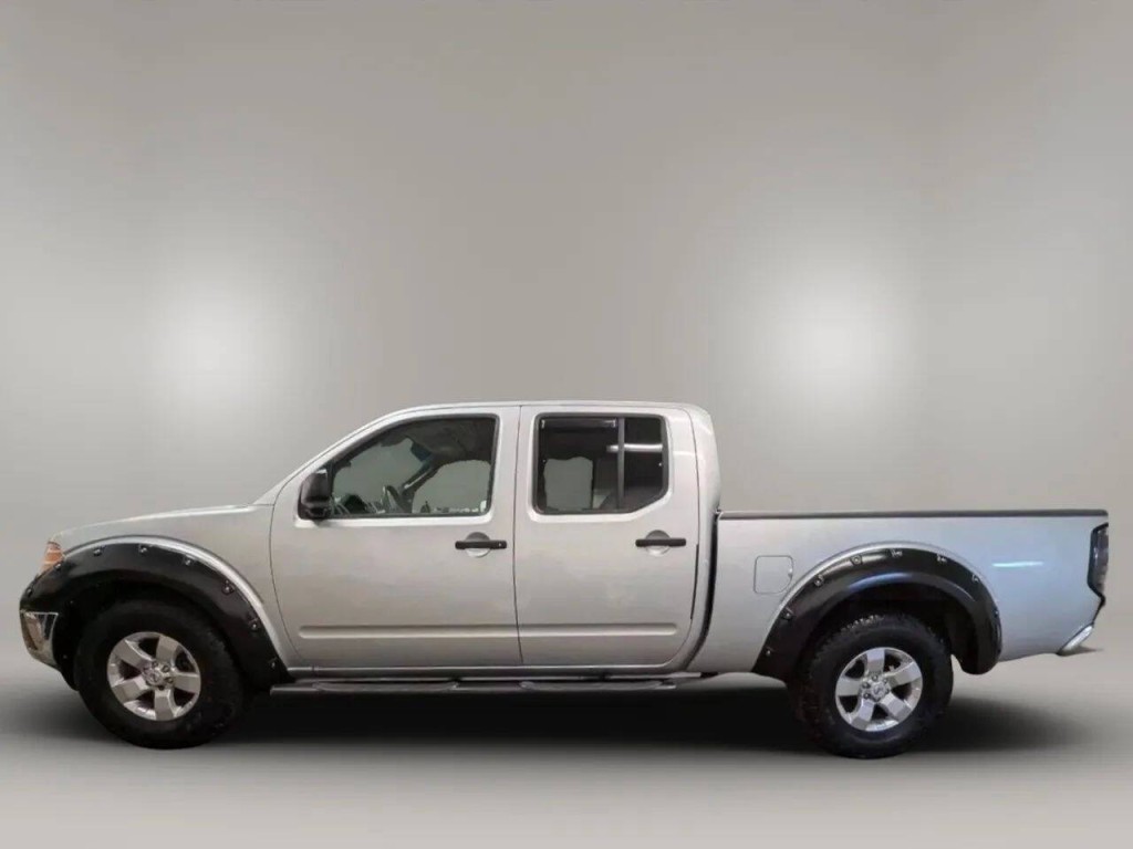 2009 Nissan Frontier Image 2