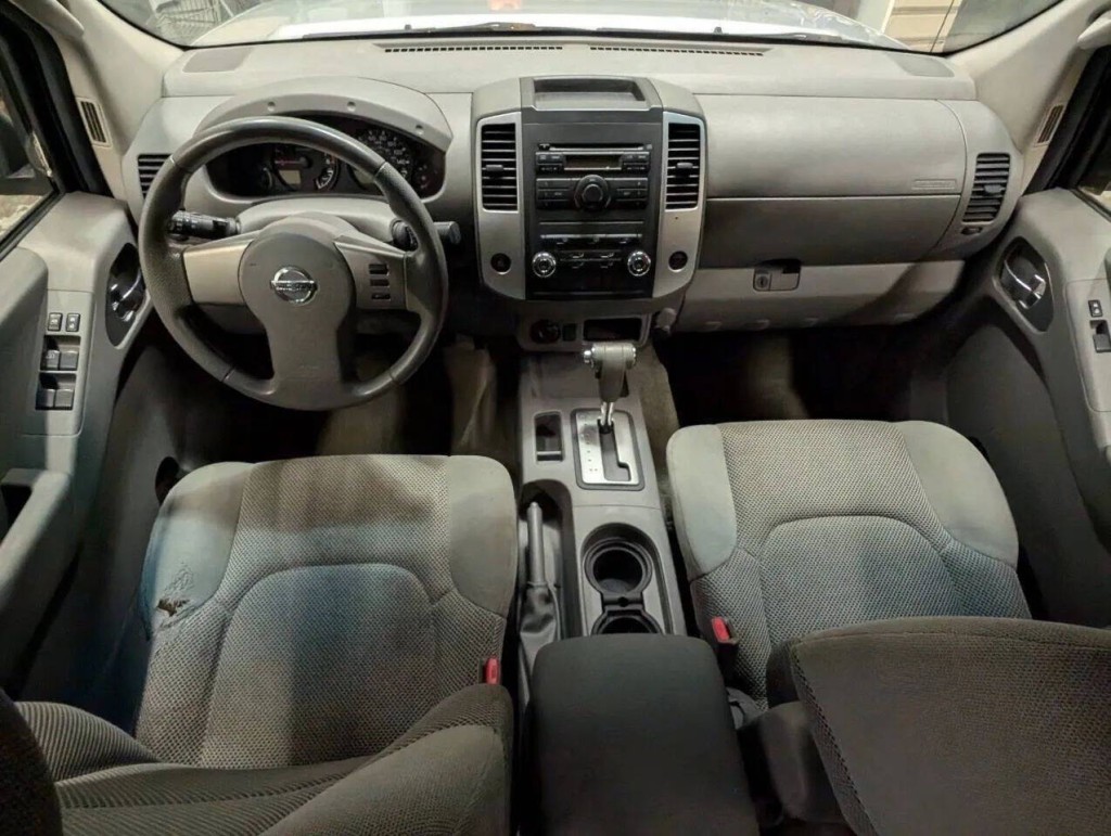 2009 Nissan Frontier Image 11