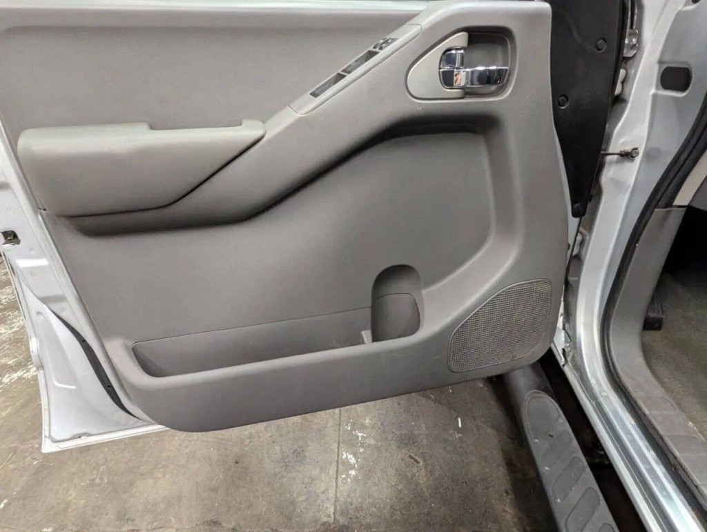2009 Nissan Frontier Image 14