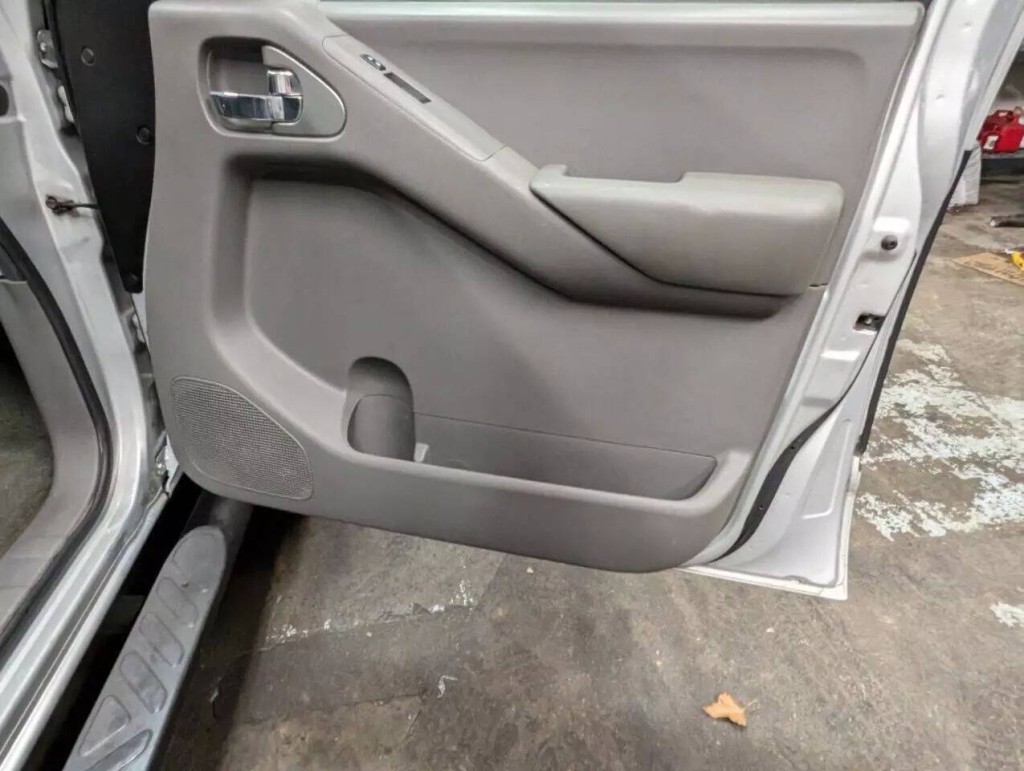 2009 Nissan Frontier Image 16