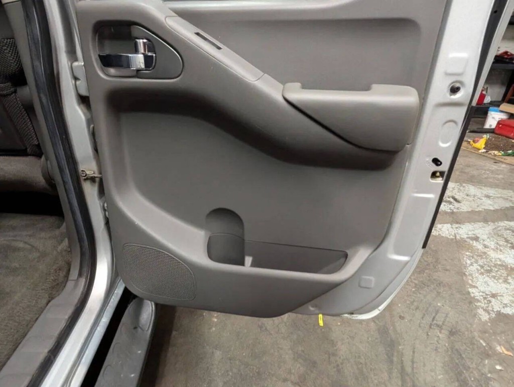 2009 Nissan Frontier Image 17