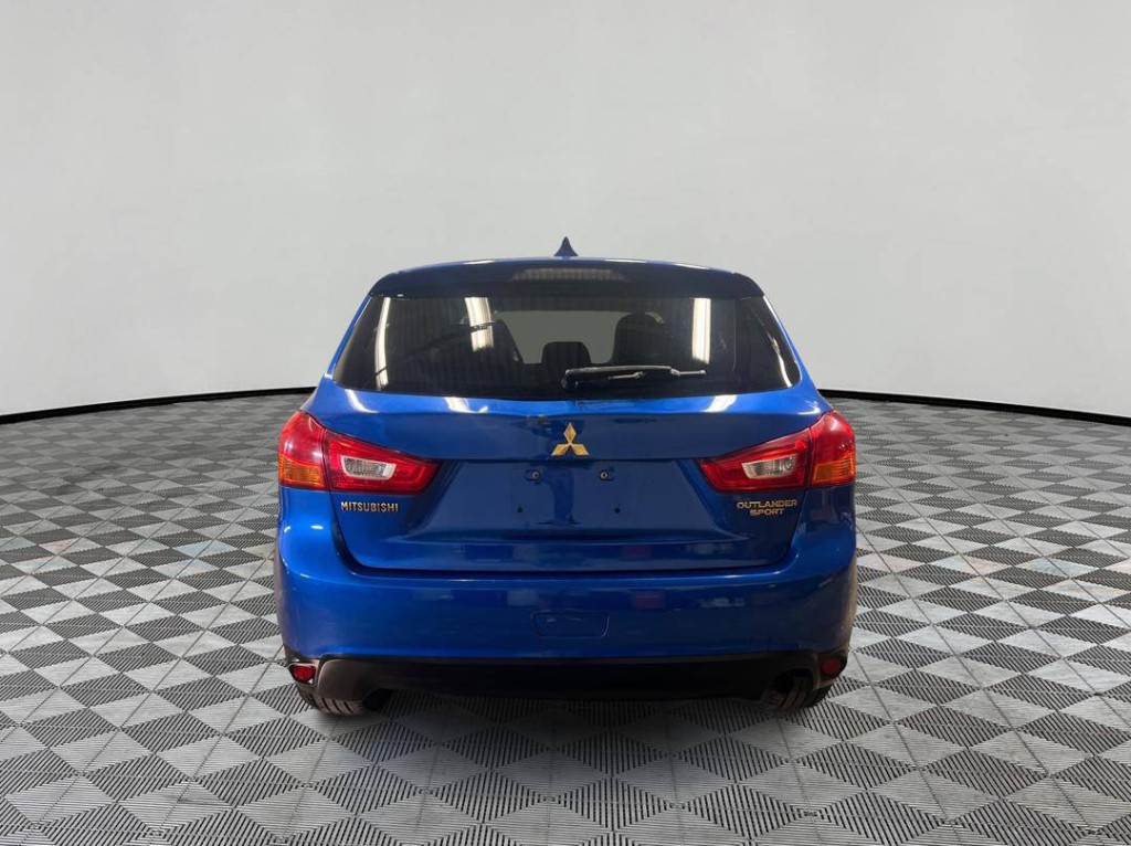 2017 Mitsubishi Outlander Image 3