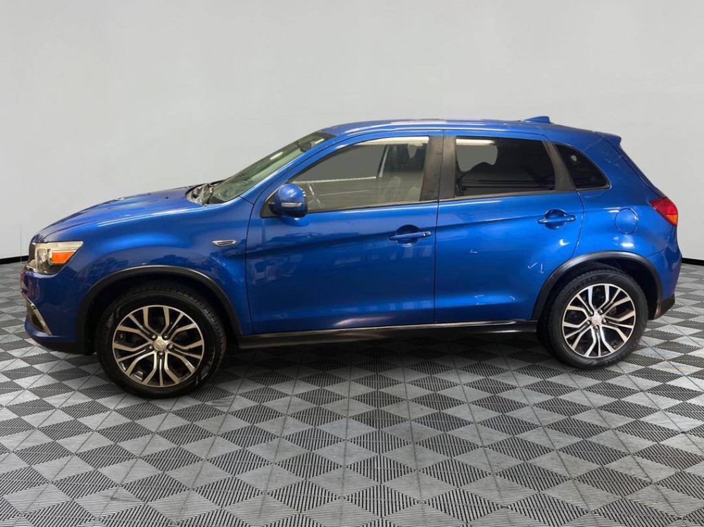 2017 Mitsubishi Outlander Image 5