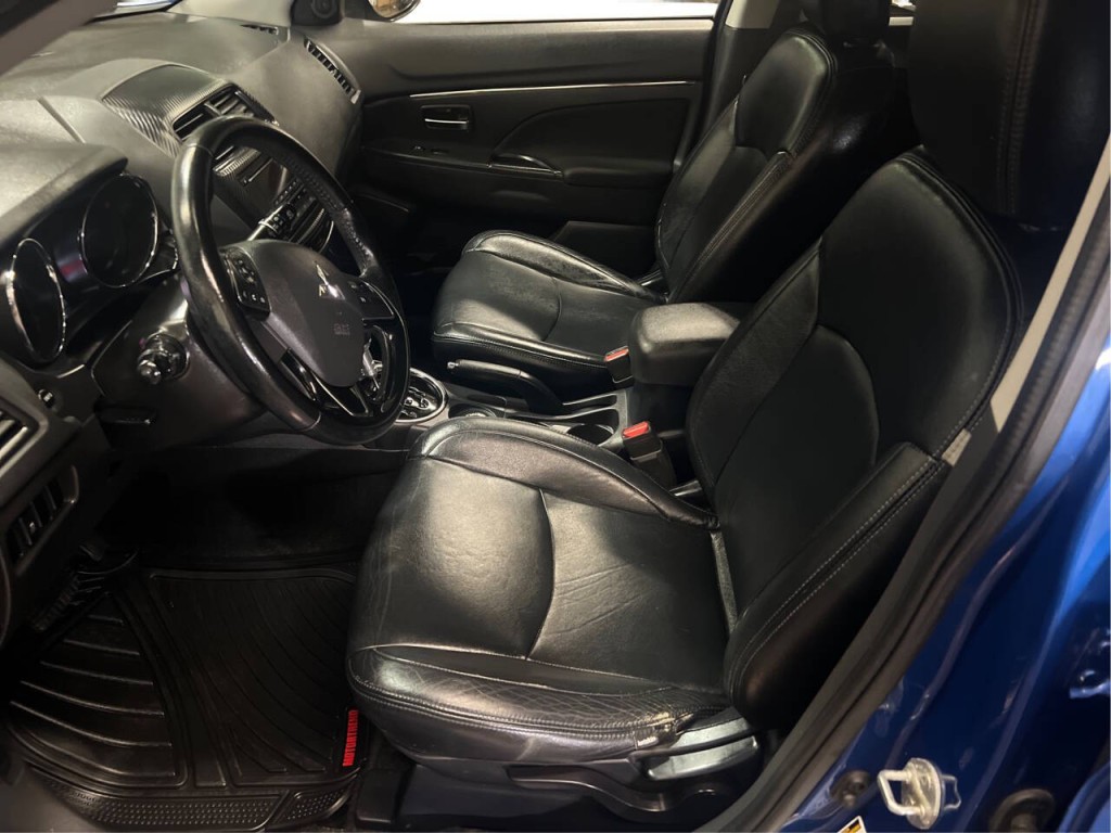 2017 Mitsubishi Outlander Image 9