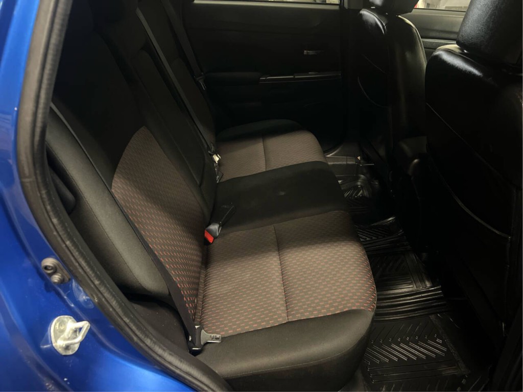 2017 Mitsubishi Outlander Image 12