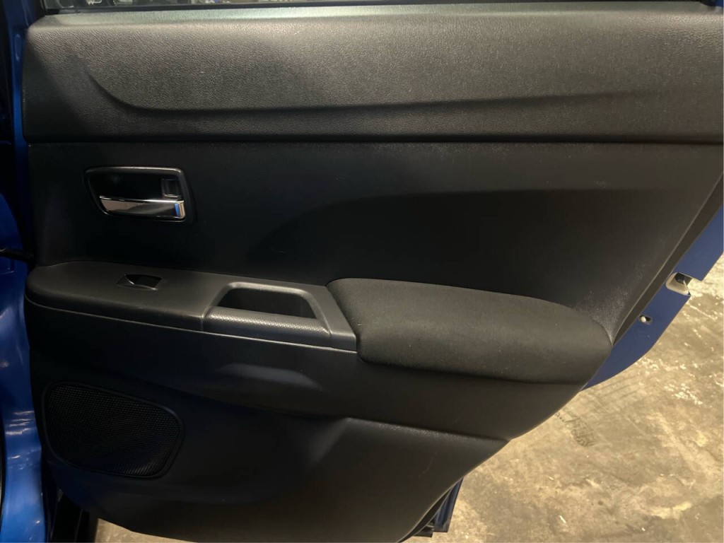 2017 Mitsubishi Outlander Image 19