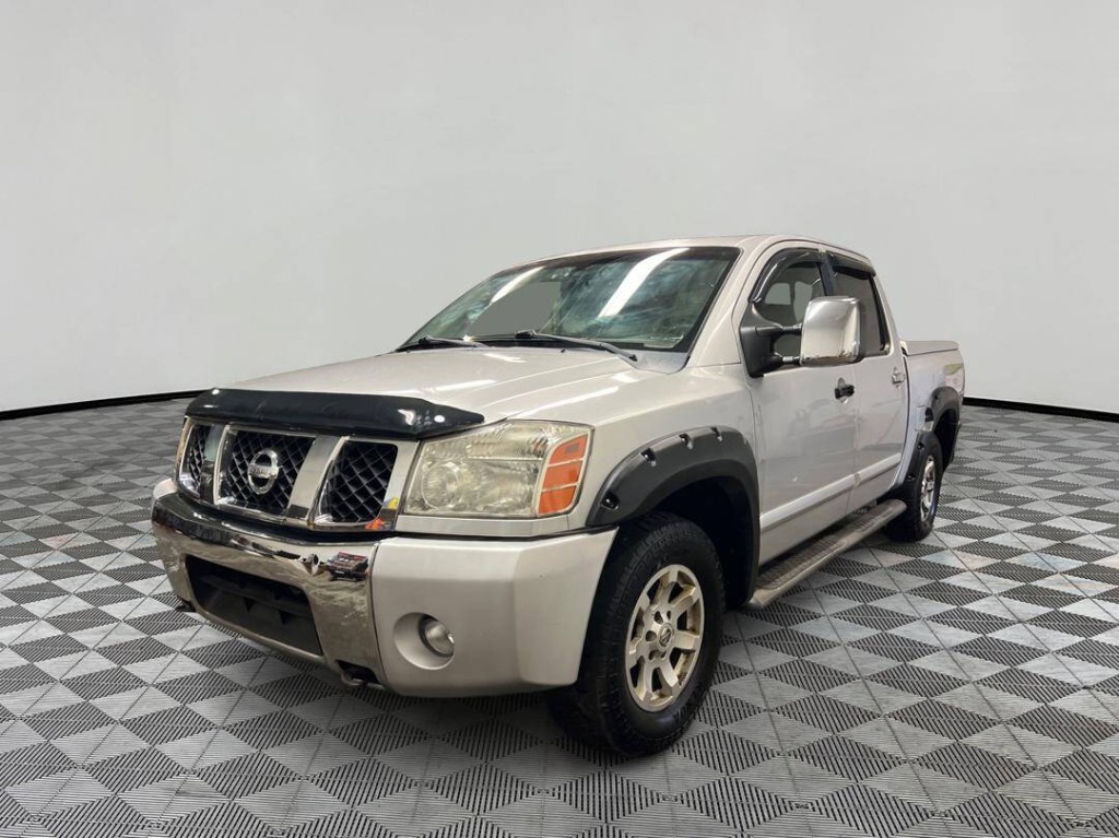 2004 Nissan Titan Image 5