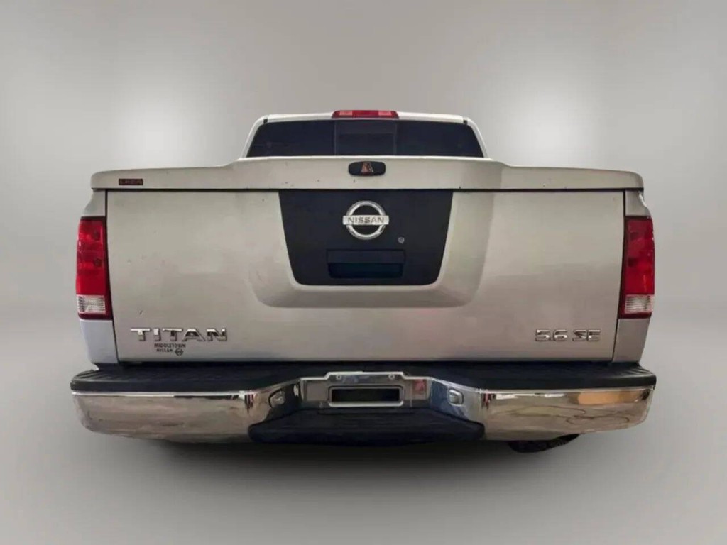 2004 Nissan Titan Image 4