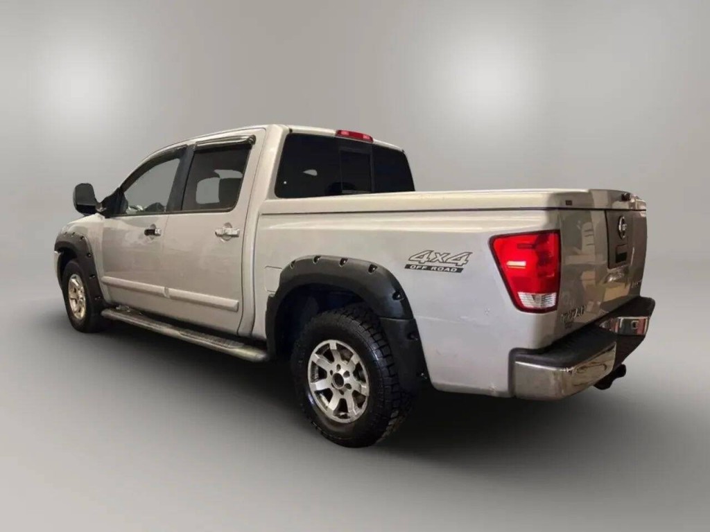 2004 Nissan Titan Image 5