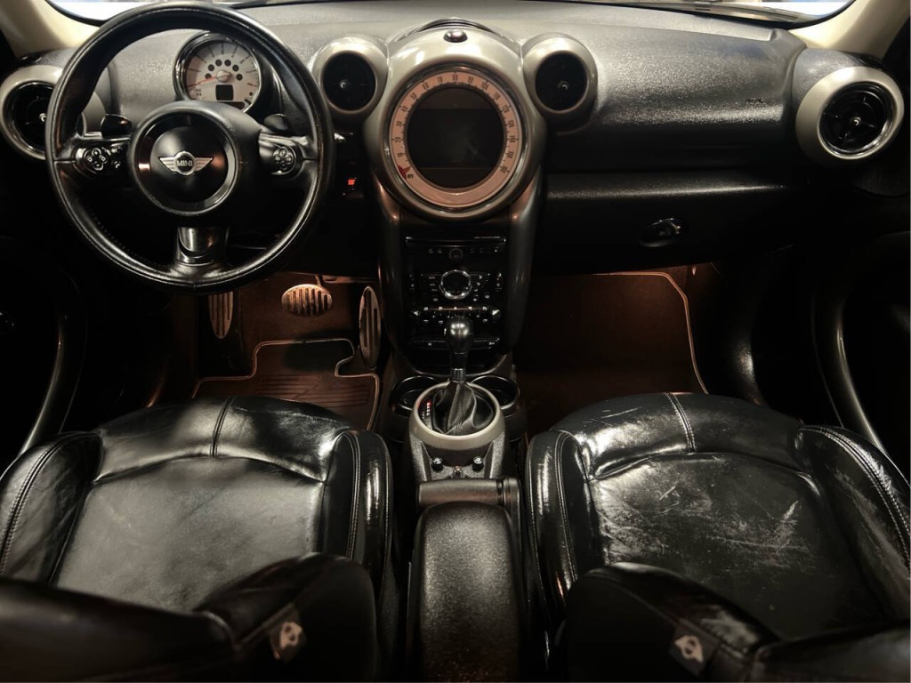 2012 MINI Countryman Image 17