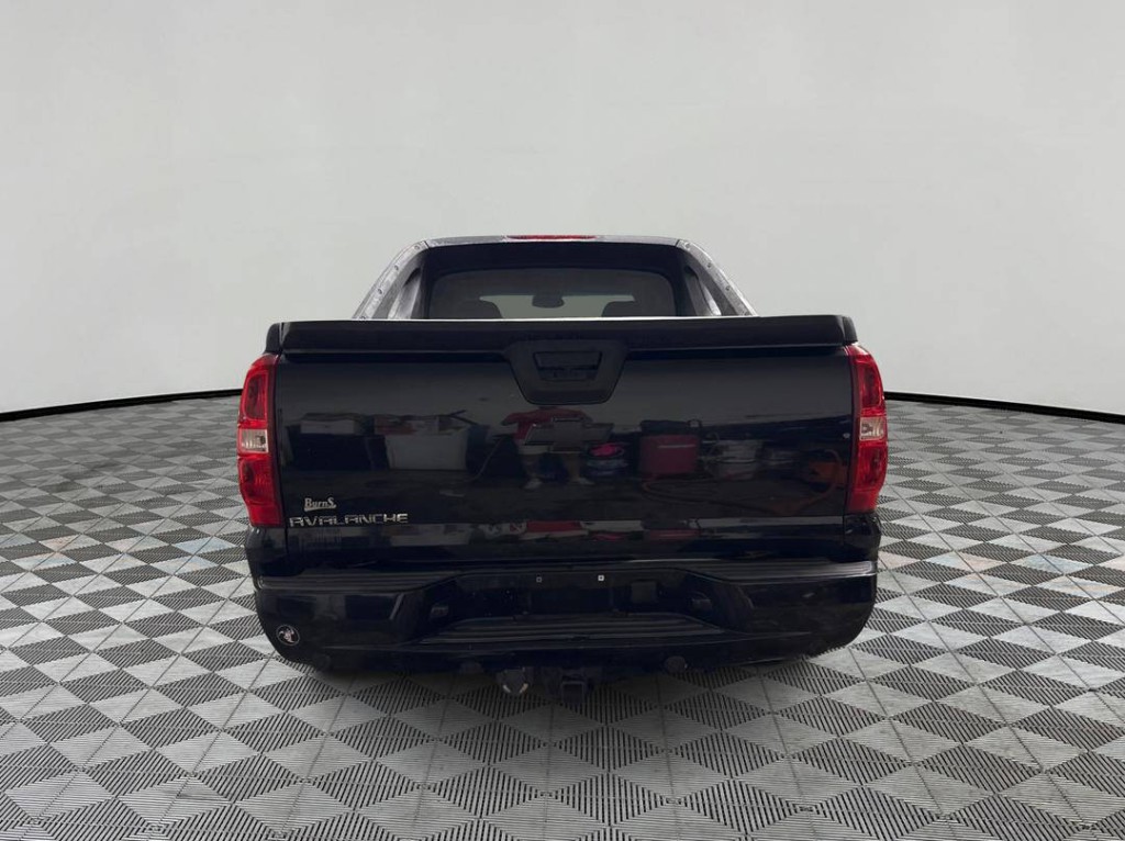 2008 Chevrolet Avalanche Image 3