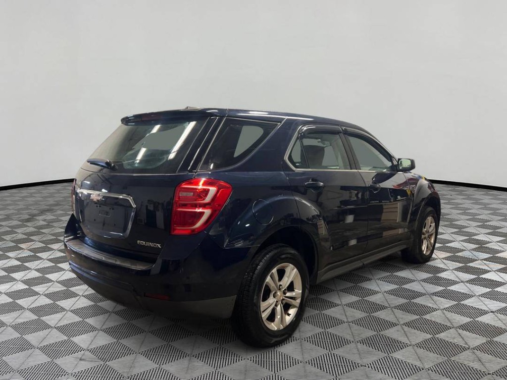 2016 Chevrolet Equinox Image 2