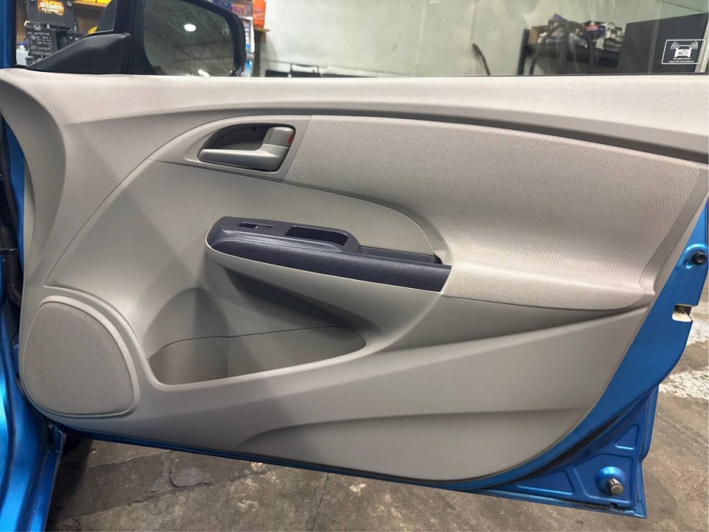 2010 Honda Insight Image 19