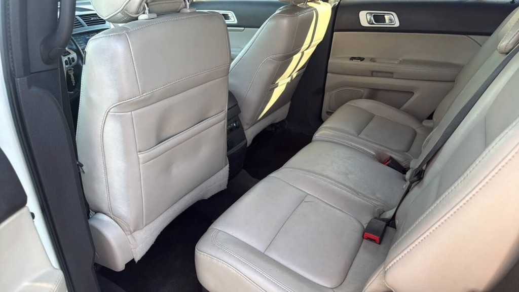 2012 Ford Explorer Image 10