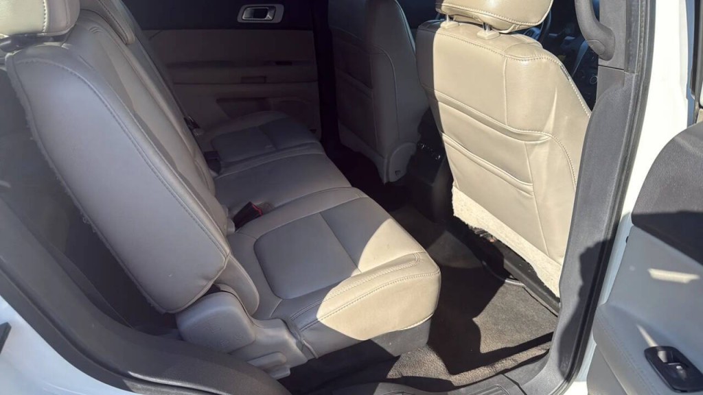 2012 Ford Explorer Image 12