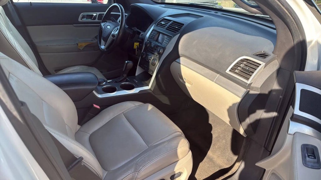 2012 Ford Explorer Image 13