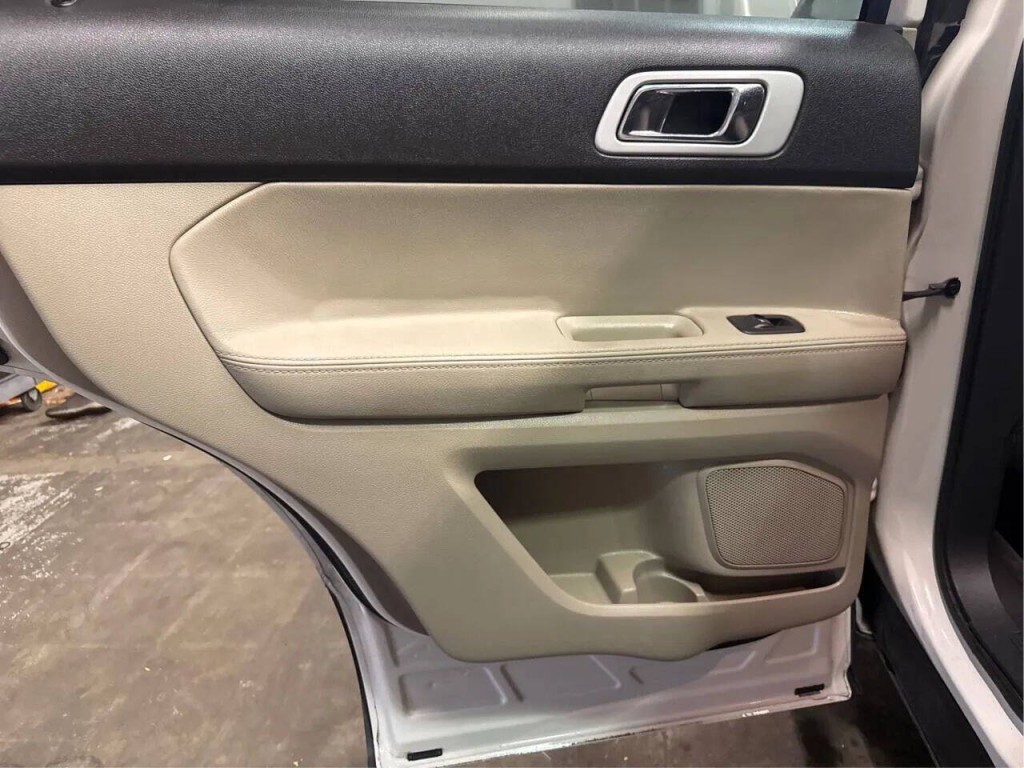 2012 Ford Explorer Image 15