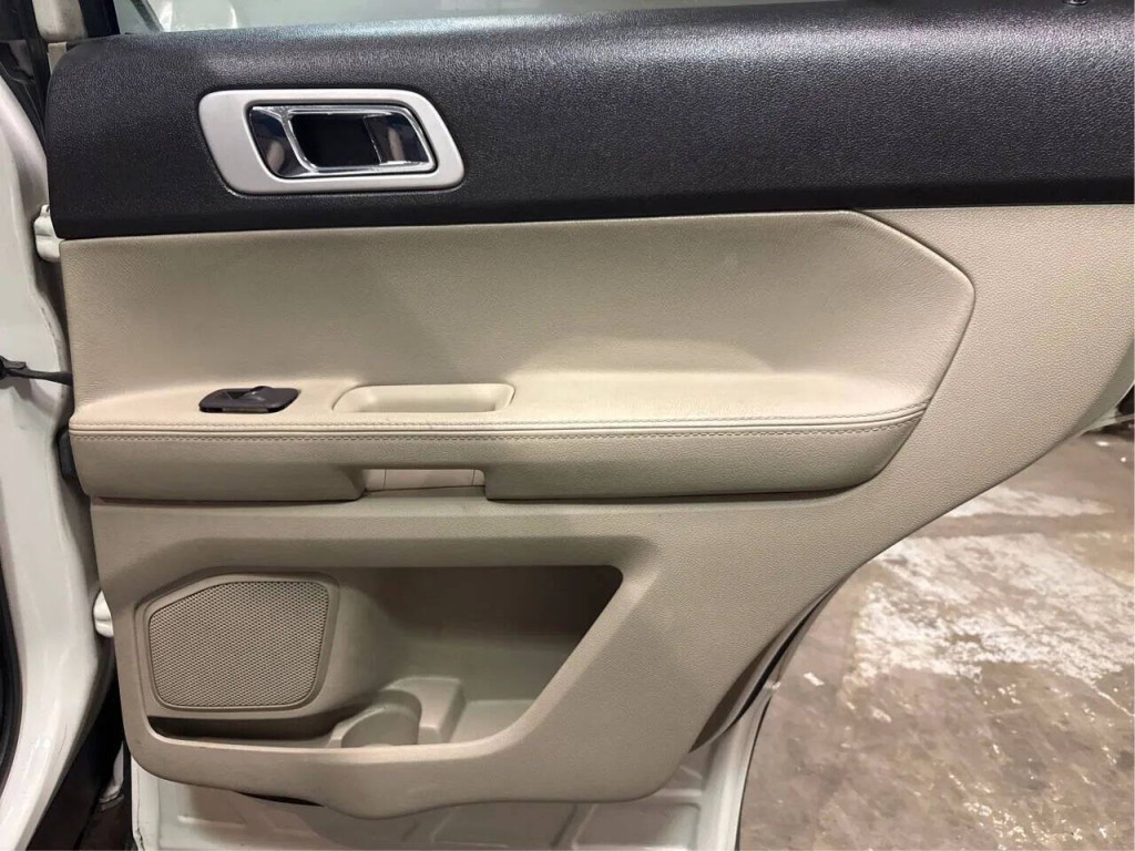 2012 Ford Explorer Image 17