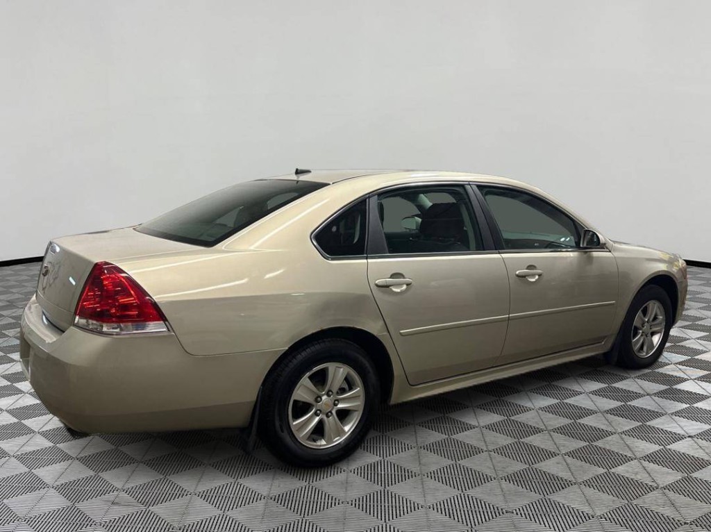 2012 Chevrolet Impala Image 2