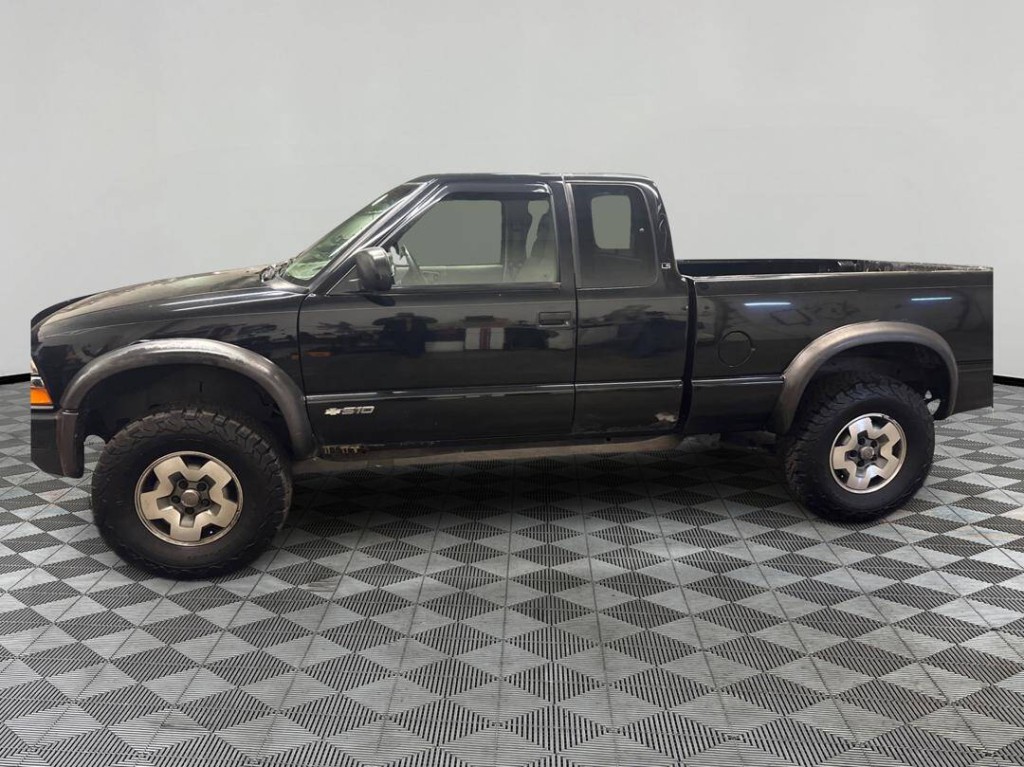 2003 Chevrolet S10 Image 5
