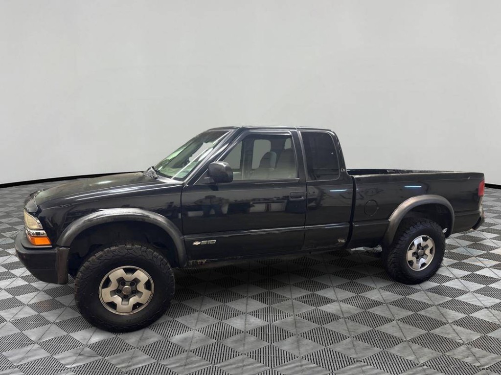 2003 Chevrolet S10 Image 6
