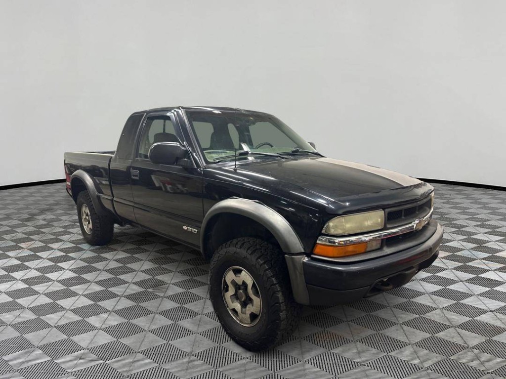 2003 Chevrolet S10 Image 8