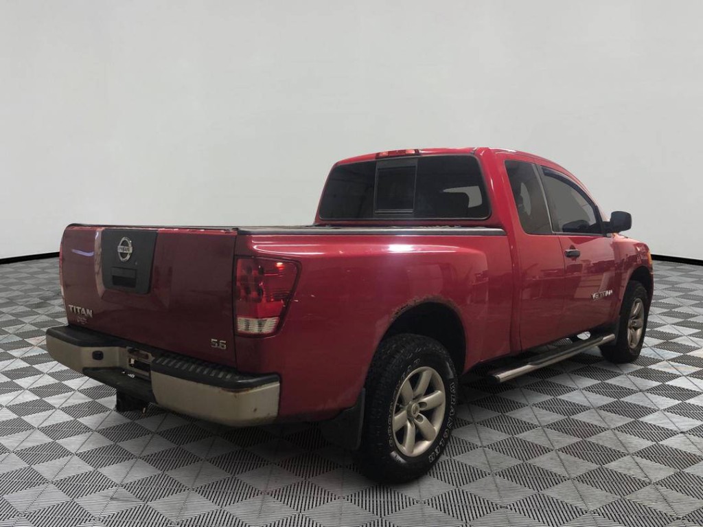2010 Nissan Titan Image 2