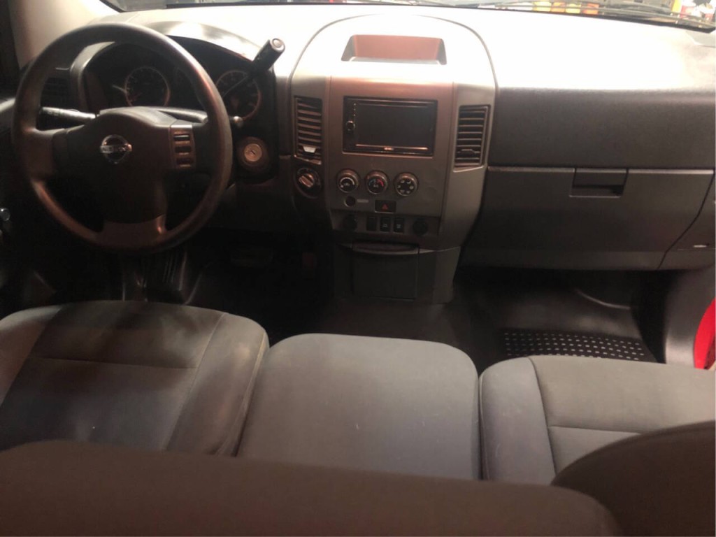 2010 Nissan Titan Image 11