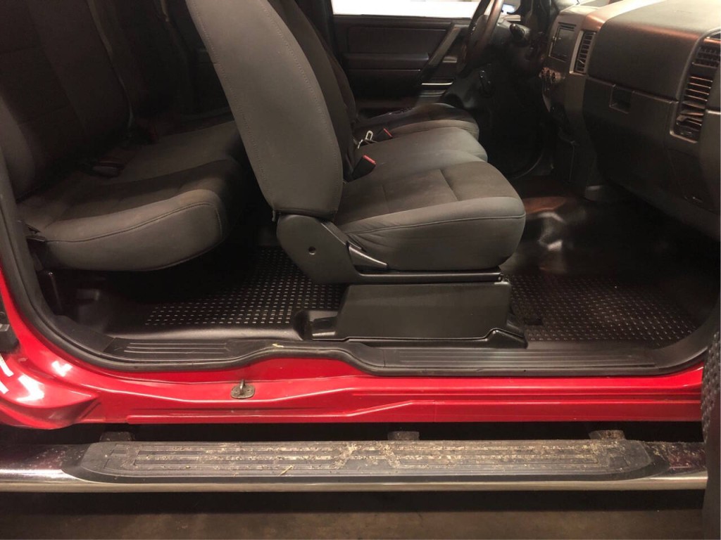 2010 Nissan Titan Image 15