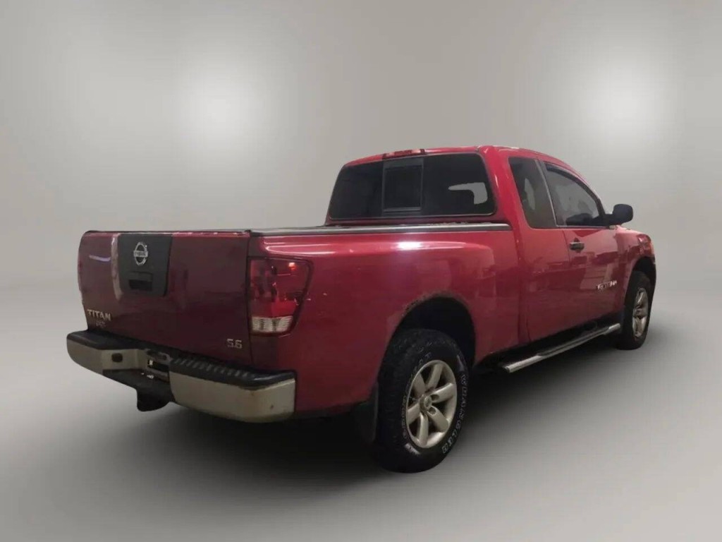 2010 Nissan Titan Image 3