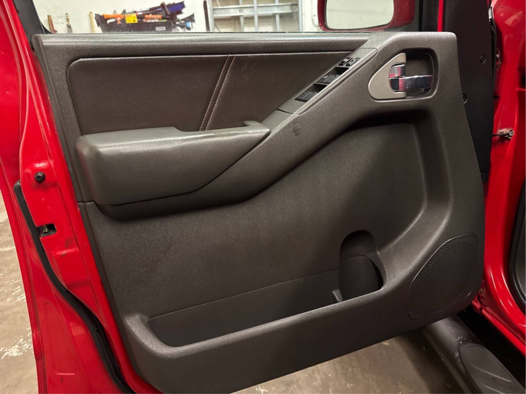2009 Nissan Frontier Image 15