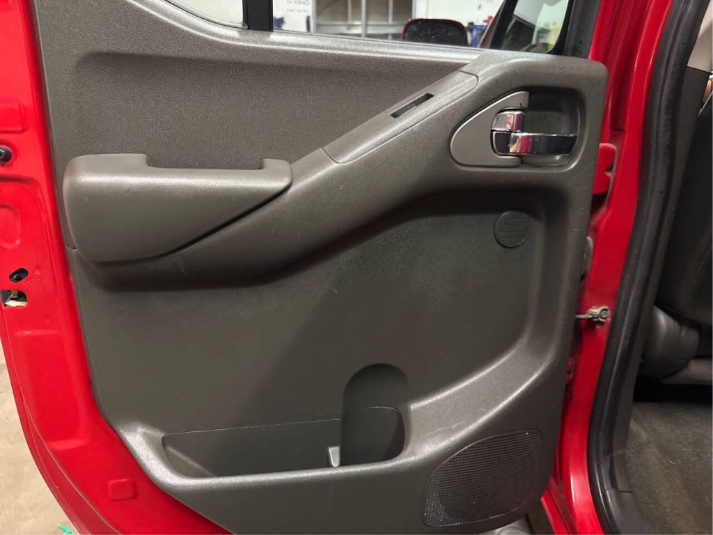 2009 Nissan Frontier Image 16